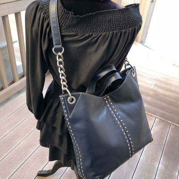 🎉Michael Kors Astor uptown studded, bluish/blk purse with silver hardware!🎉 - Picture 3 of 8